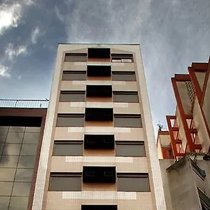ماستر إكسبريس ألبيرتو بينس فندق
